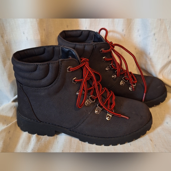 CLIFFS by WHITE MOUNTAIN "Porter" women's black lace-up boots. Size 7M - Picture 1 of 6